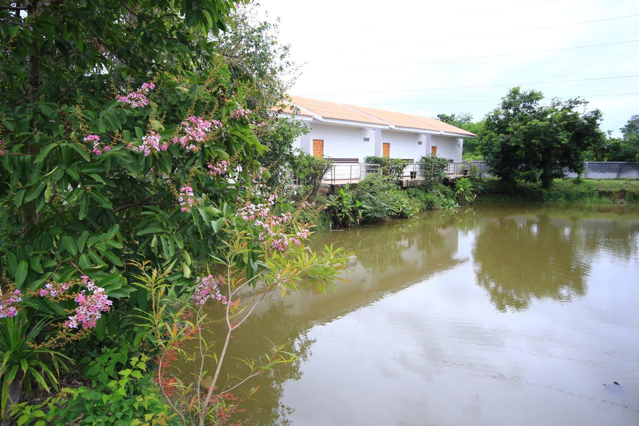 Baanpooya Hotel&Resort Tak Buitenkant foto